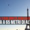 Parigi, l’equilibrista sbaglia un passo: paura a 65 metri di altezza