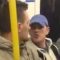 Londra, straniero vittima di insulti razzisti in metropolitana: “Vattene via da qui”