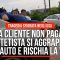 Usa, la cliente non paga: estetista si aggrappa all’auto e rischia la vita