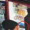 Ruba il portafoglio, poi si accorge della telecamera e…