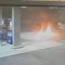 Pordenone, la pompa di benzina gli “mangia” i soldi: cliente appicca il fuoco