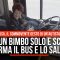 Vede un bimbo solo e scalzo, ferma il bus e lo salva