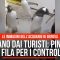 Lontano dai turisti: pinguini in fila per i controlli