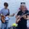 Alberobello, i Dire Straits Legacy improvvisano un concerto tra i trulli