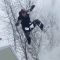 Follie al gelo: i video più assurdi dopo le nevicate record negli Usa