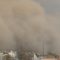 La tempesta di sabbia inghiotte la città