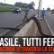Brasile, fermi tutti: l’anaconda attraversa la strada