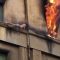 Roma, va a fuoco la casa: salvataggio da brividi