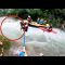 Il capriolo sta per annegare: salvato dalle guide rafting