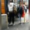 Napoli, calci al bus e insulti all’autista