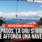 Galapagos, la gru si ribalta  e affonda una nave