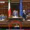 Conte parla senza mascherina e le opposizioni insorgono: caos alla Camera