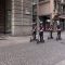 Milano, i “ghisa” vigilano in monopattino