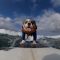 Rothstein, il bulldog con un talento fuori dal comune…il surf