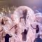 Ecco il concerto a norma Covid: band e pubblico dentro grandi bolle di plastica