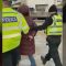 Lockdown in Inghilterra, fa discutere l’arresto di una donna