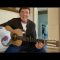 Gianni Morandi torna a suonare per la prima volta dopo l’incidente