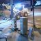 Australia, sfonda la vetrina con una ruspa e si porta via due moto… appese