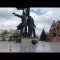 Kiev, decapitata la statua dell’amicizia dei popoli tra Ucraina e Russia
