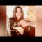 Pigiama e chitarra, Carla Bruni vuole una “vita spericolata”