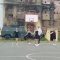 Il “valzer d’addio” dei diplomati davanti alle rovine della scuola di Kharkiv