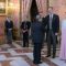 L’ambasciatore iraniano non stringe la mano alla regina di Spagna: è polemica