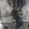 Terrore sul treno Lecco-Milano, rapina a colpi di machete