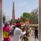 India, carro alto 35 metri cade al suolo durante festa religiosa