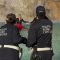 Una coppia da “Dolce vita” nella fontana di Trevi