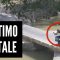 Salta dal pickup in corsa: attimi drammatici